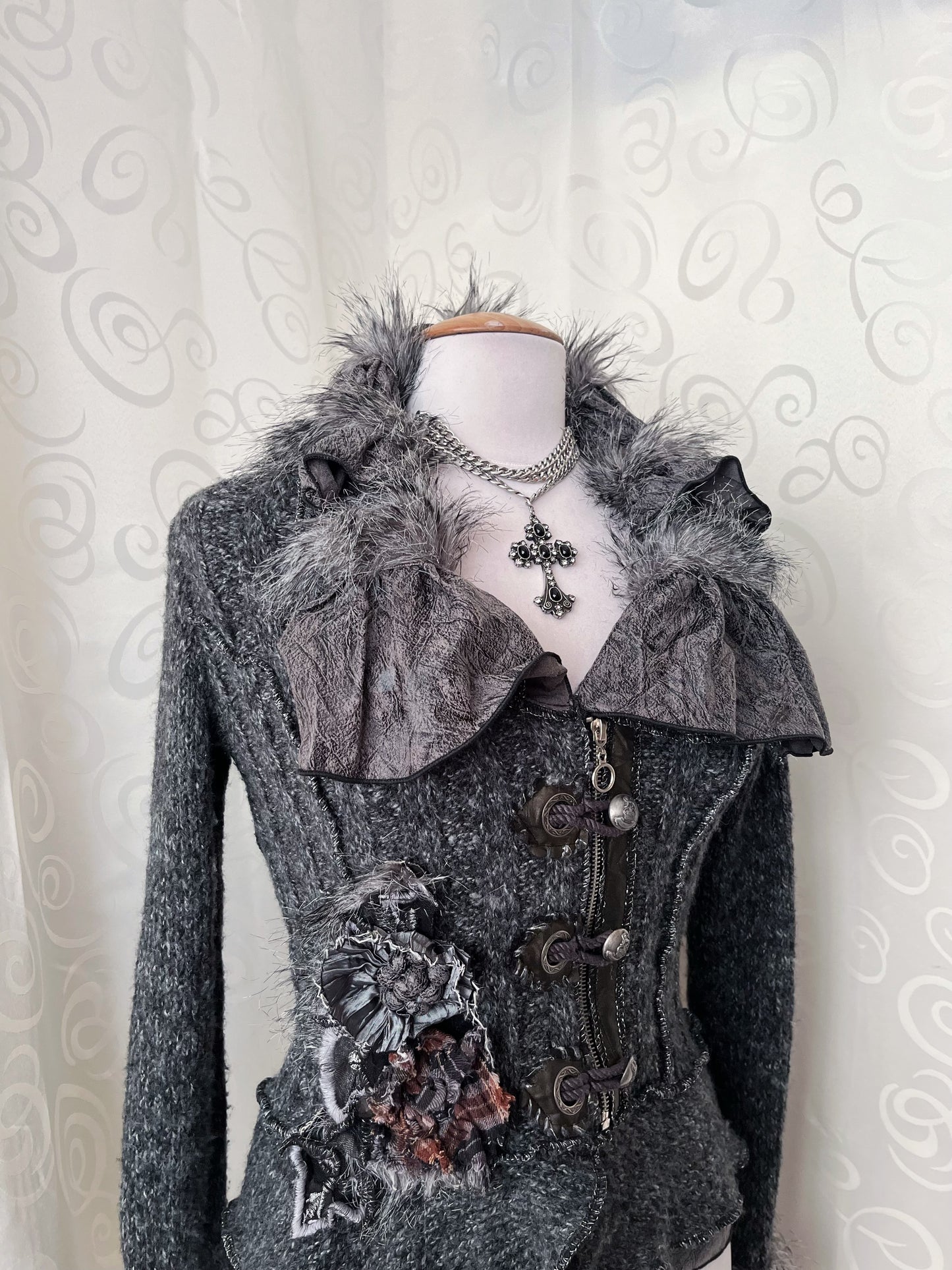 00’s whimsygoth knit light jacket with beautiful patchwork details 🌀🦇