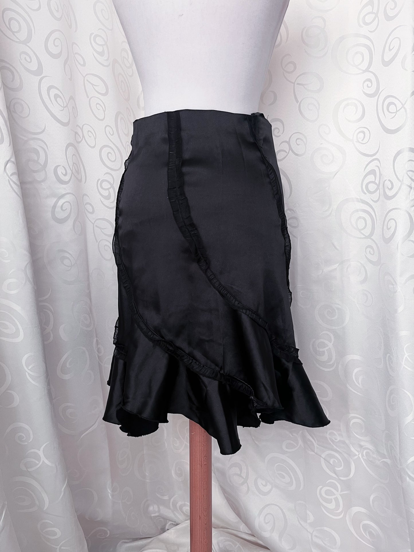 00’s whimsy asymmetrical black satin skirt 🦇🧚🏾