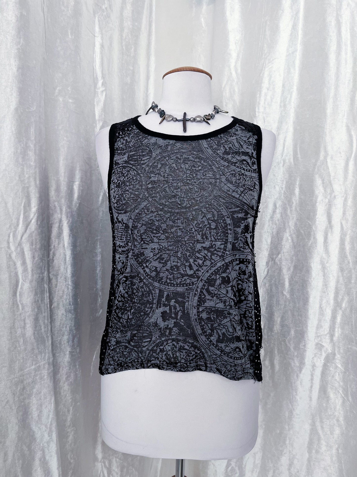 Alternative top with astrology print 🌌