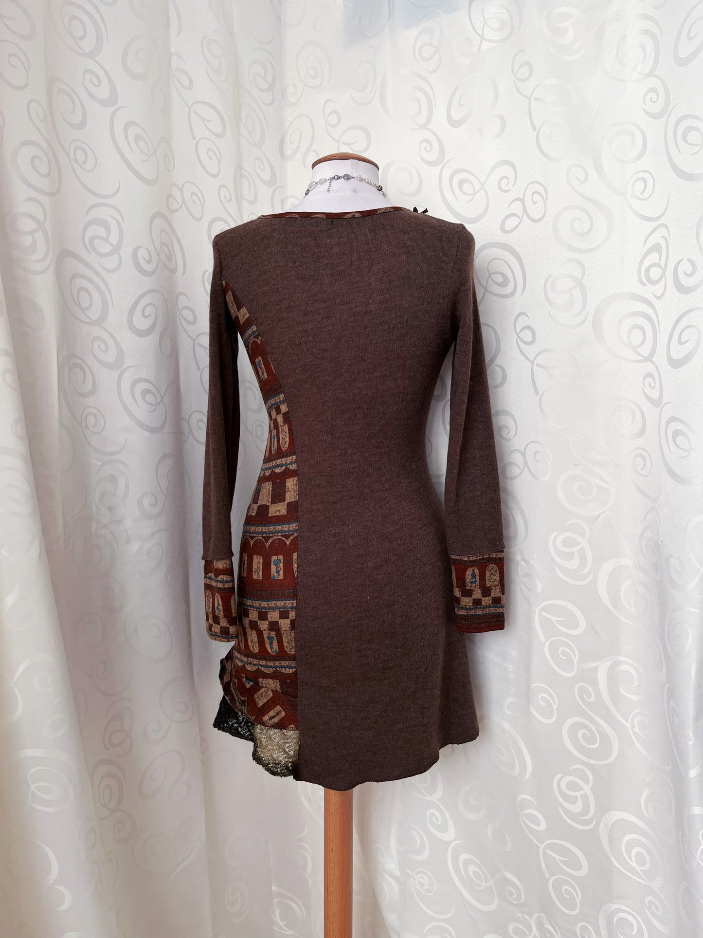 00's Whimsy Twee dress with beautiful egyptian design and faux mohair feel 🌒🍎