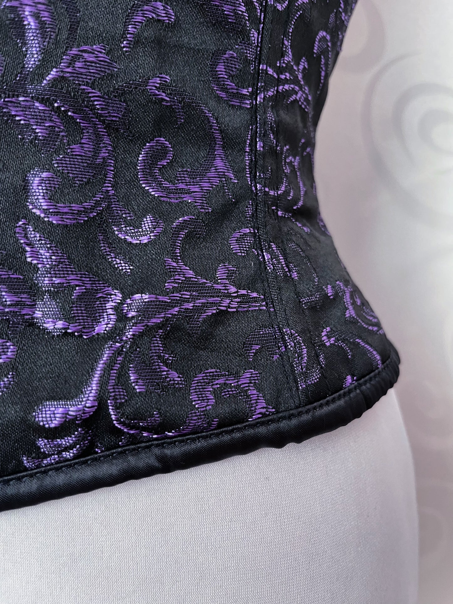 Dracula Amethyst Waist Cincher 💜
