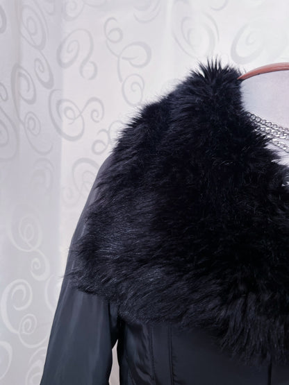 Gothic / Jirai kei style black coat with faux fur neckline 🕷️🦇