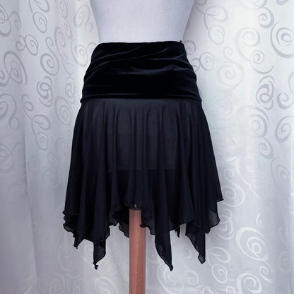 Witchy pointy mesh & velvet black skirt 🖤🕷️