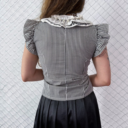 00’s Sweeney Todd/circus core striped ruffle top with beaded details 🌀🎪