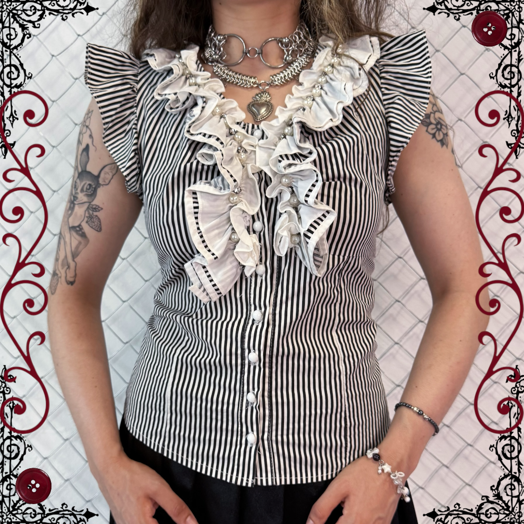 00’s Sweeney Todd/circus core striped ruffle top with beaded details 🌀🎪