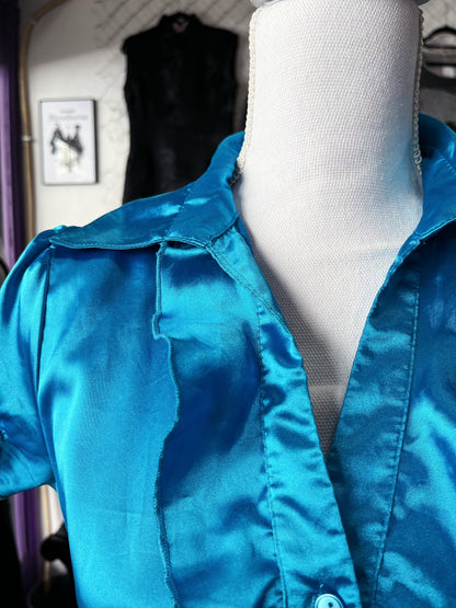 00’s Dark coquette/Jkei satin blue & black ruffle top 🌀🫐