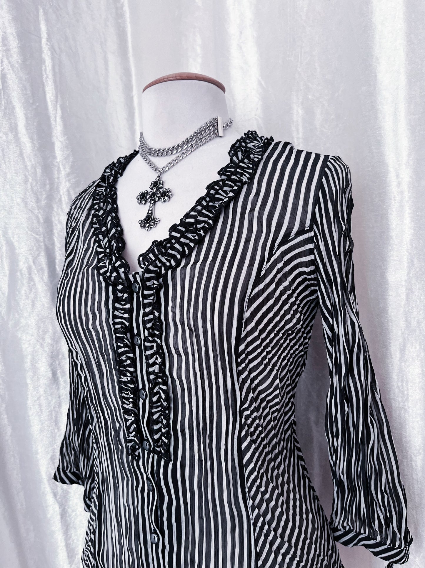 Gothic striped mesh shirt with ruffles details 🌀🦇