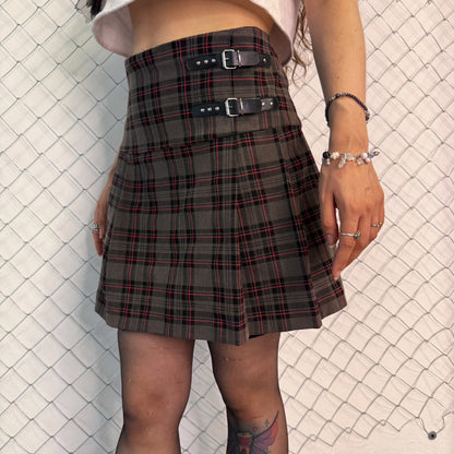 Alt pleated checked skirt with buckle details 🎸