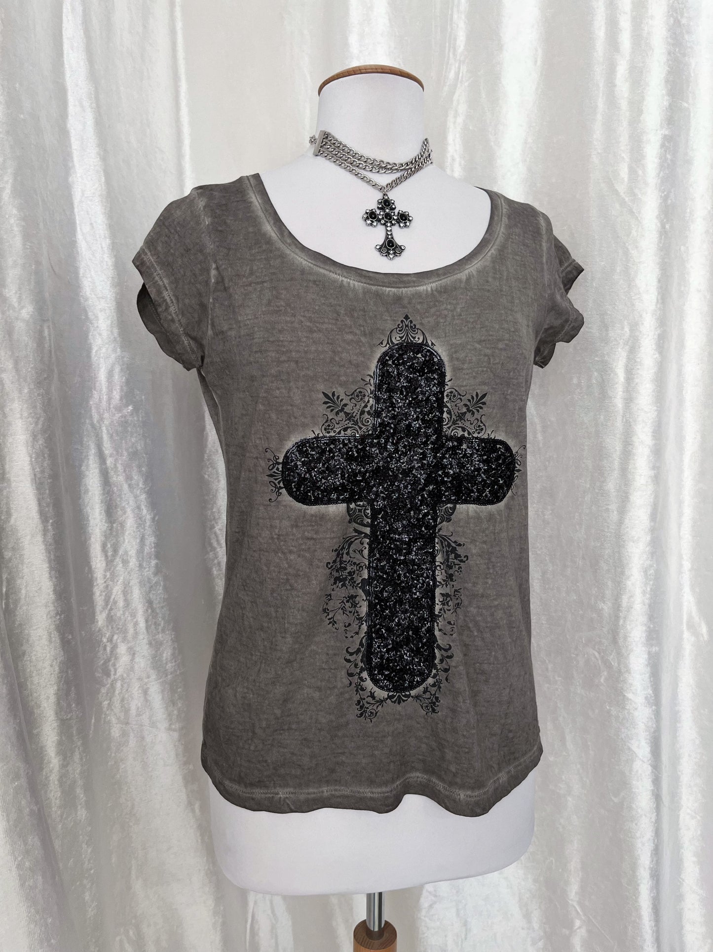 Y2K Whimsy & Alt cross top 🕷️