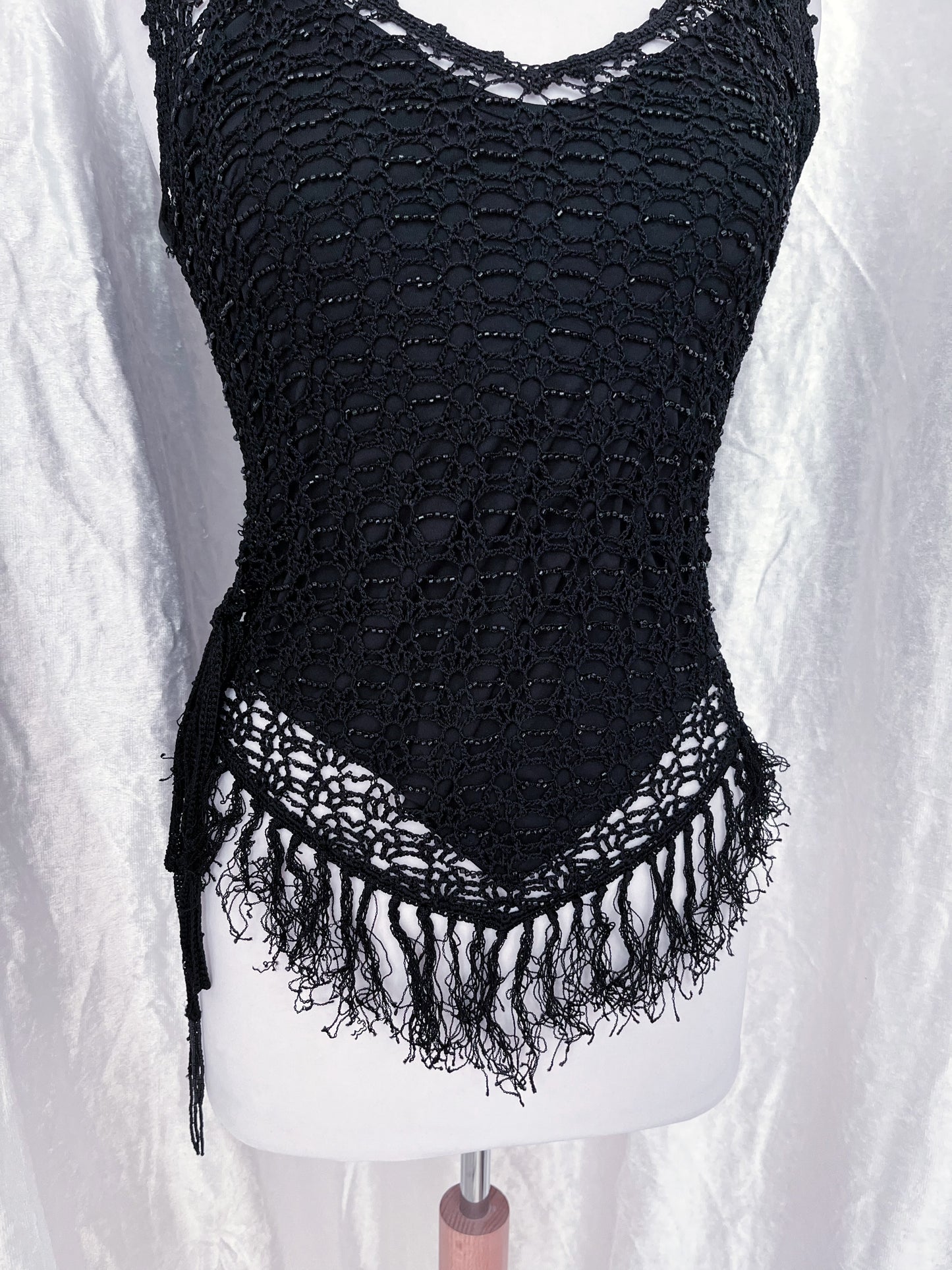 00’s Lipsy beaded knit top 🕸️