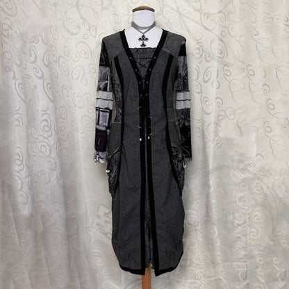 00’s Patchwork grey dress with lace-up detail, mesh sleeves & pockets 🌀🦇