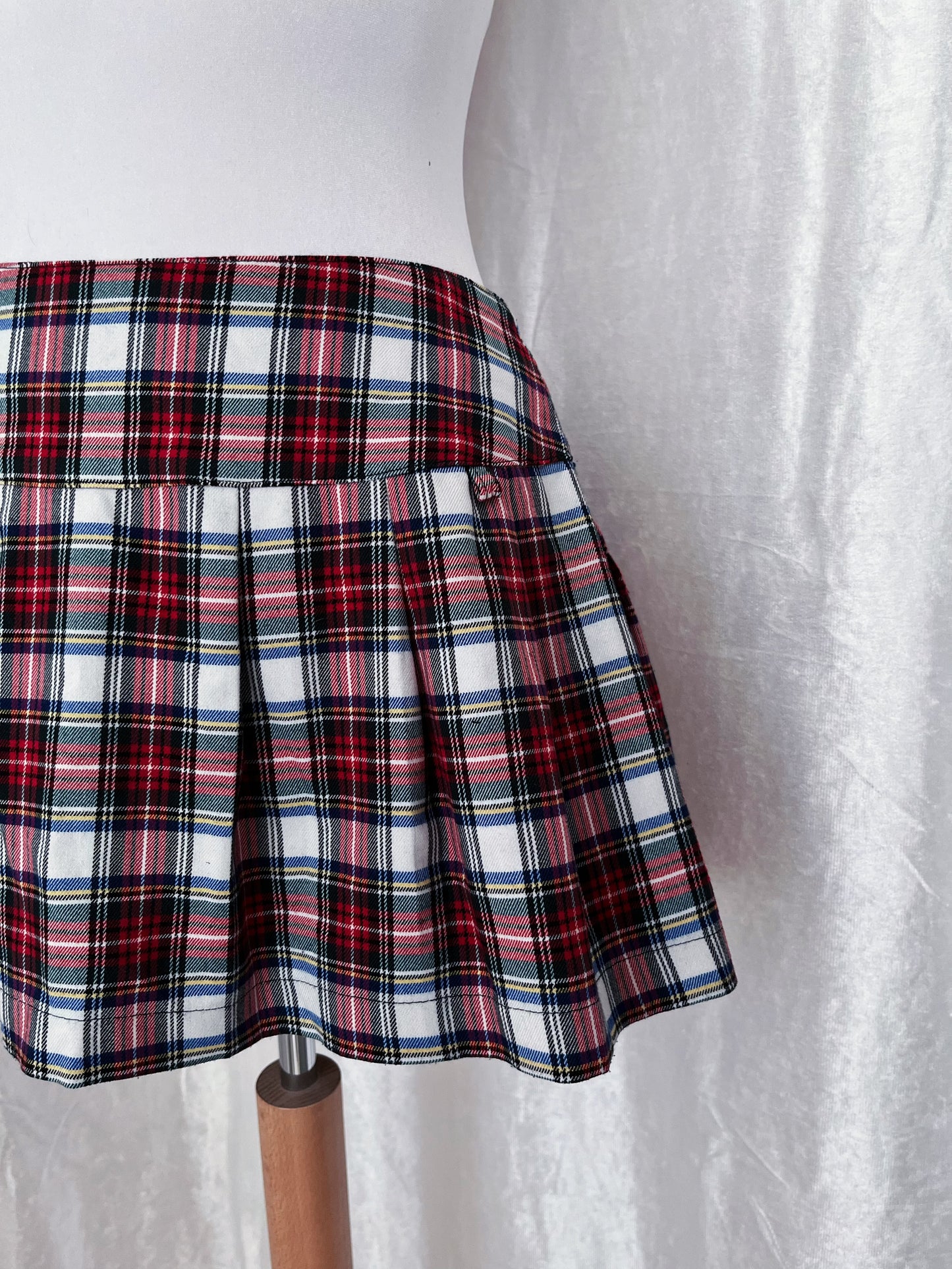 Iconic mini plaid skirt ❤️