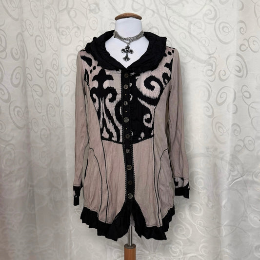 Tim Burton style whimsy spiral cream shirt 🌀🦇