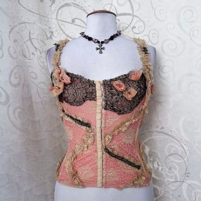 Iconic 00’s fairy rose & beige lace corset top 🌸🪷