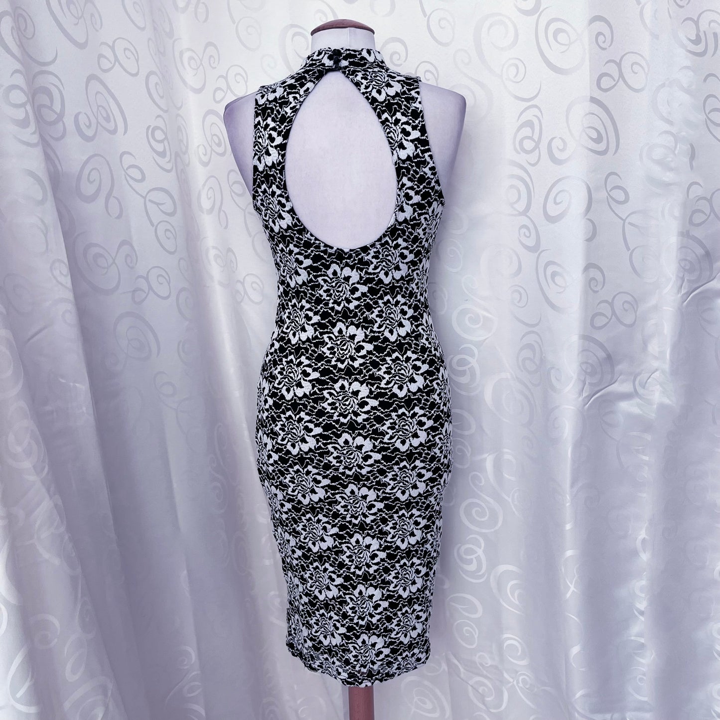 00’s Lipsy asian style Qipao black & white embroidered dress 🐇🕷