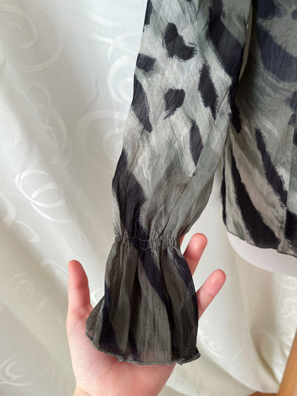 00’s whimsy fairy khaki mesh shirt with ruffle detail 🧚🏾