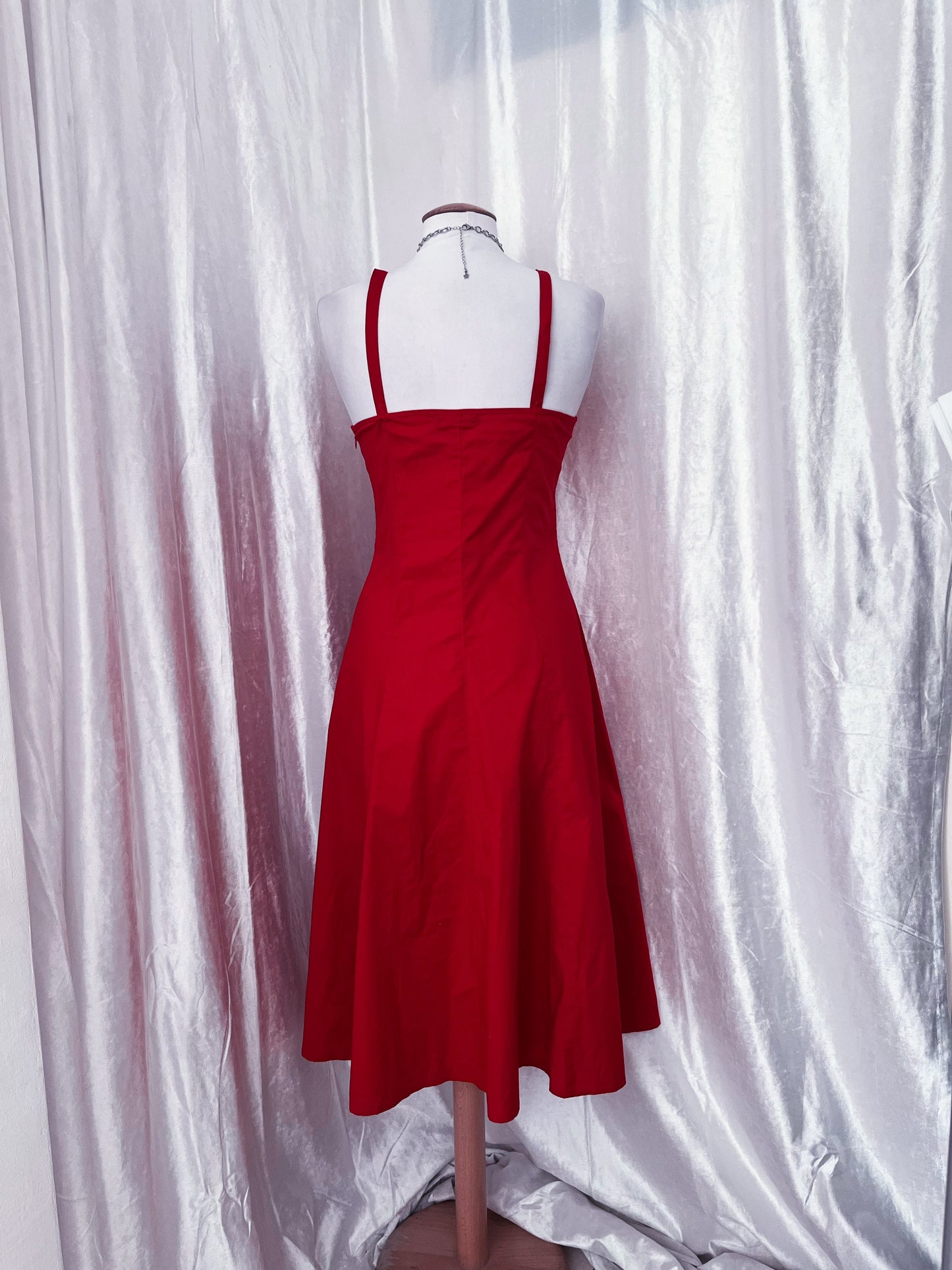 00’s red embroidered summer dress 🌹