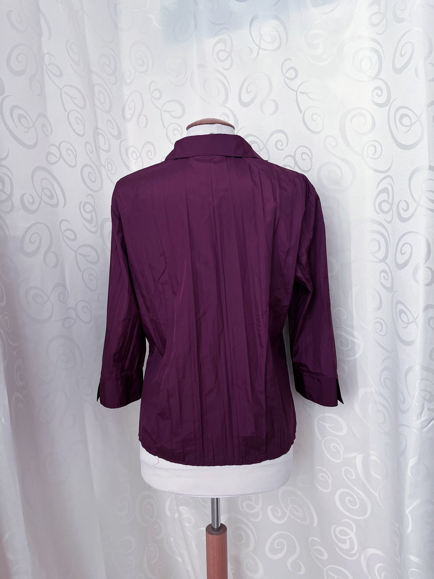Dark coquette plum shirt with roses 💜🥀