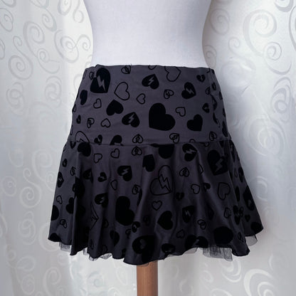 Old Dark Coquette H&M dark grey skirt with velvet hearr details 🖤