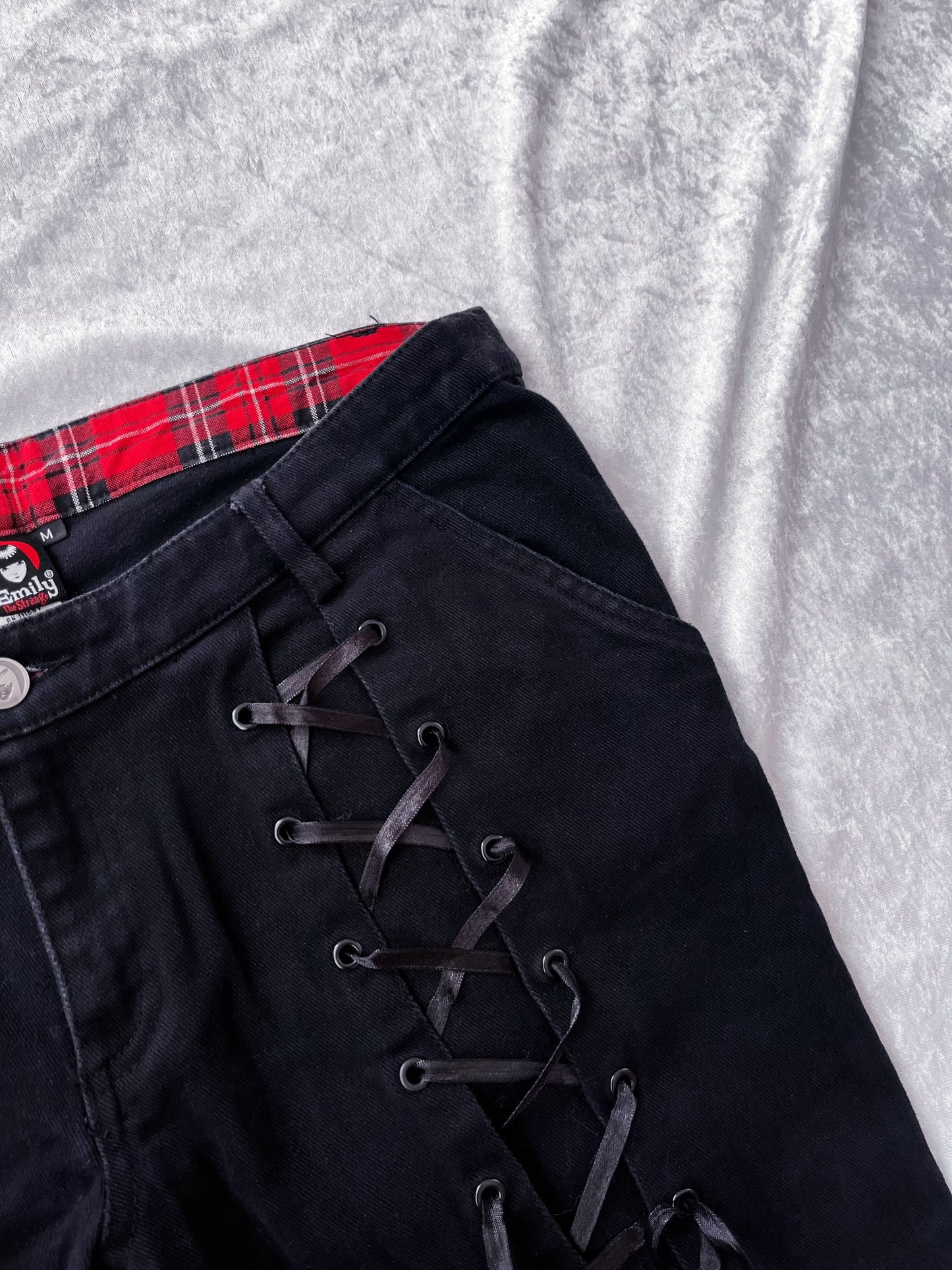 00’s Emily the Strange low-waisted lace-up jeans 🎸💀