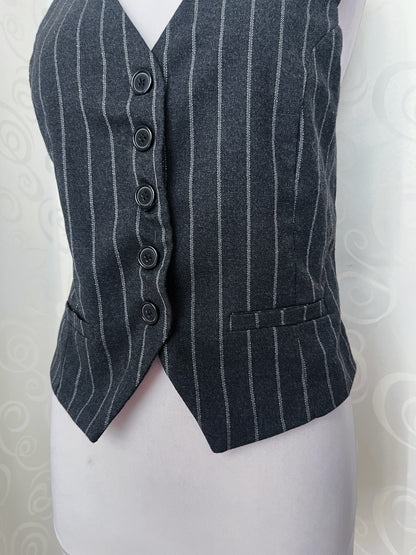 00’s Dark Academia style striped vest 🖤📓