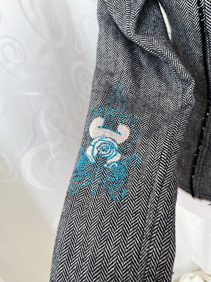 00’s Dark Academia light blazer with iconic Y2K embroidery back details 💀👑