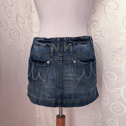 00’s mini low-waisted denim skirt 👾