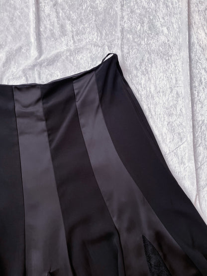 00’s whimsygoth velvet black asymmetrical skirt 🕷️