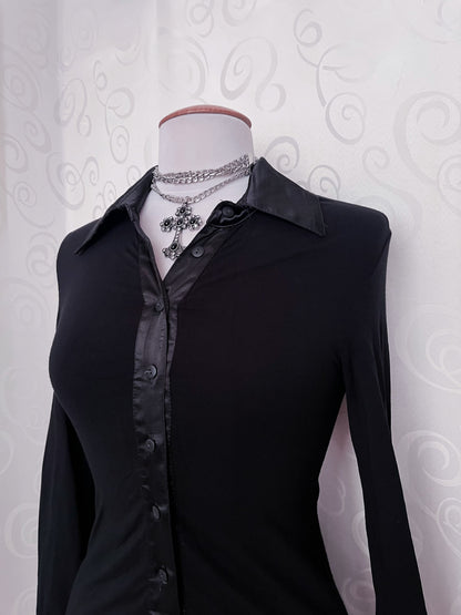 00’s iconic Gothic black shirt with lace-up and cutout back detail 🦇