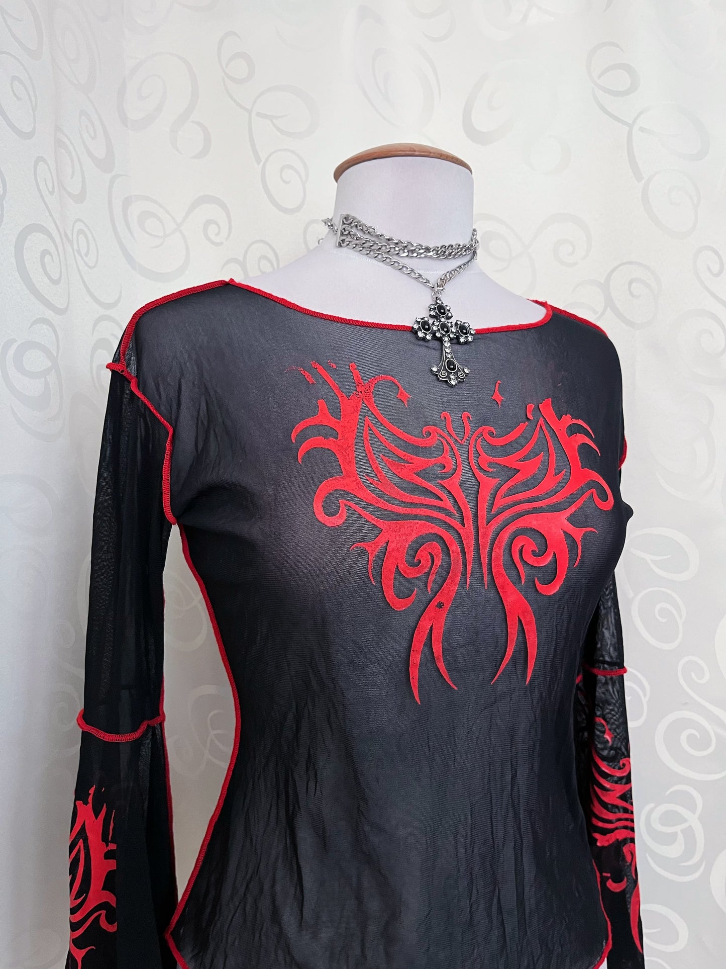 00’s Dark Star gothic mesh tribal print top with bell sleeves 🫀❤️