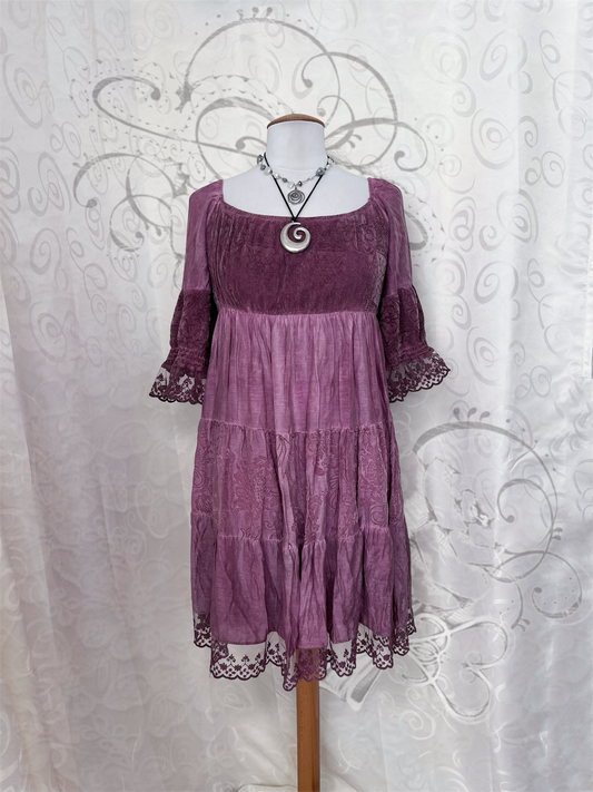 Beautiful whimsy medieval style rose off-shoulder dress 🎀🗡️
