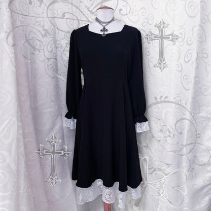 Modern Asian Gothic lolita black dress with white lace details 💜🦇