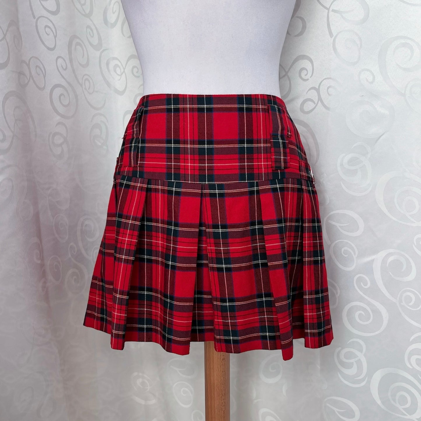 Emo/Alt checked tartan red skirt ❤️