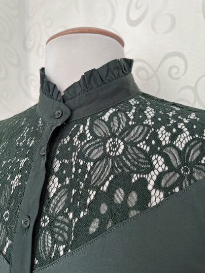 Gothic dark green lacey shirt 🧚🏾☠️