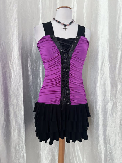 Iconic gothic lace-up pink & black dress 🎀