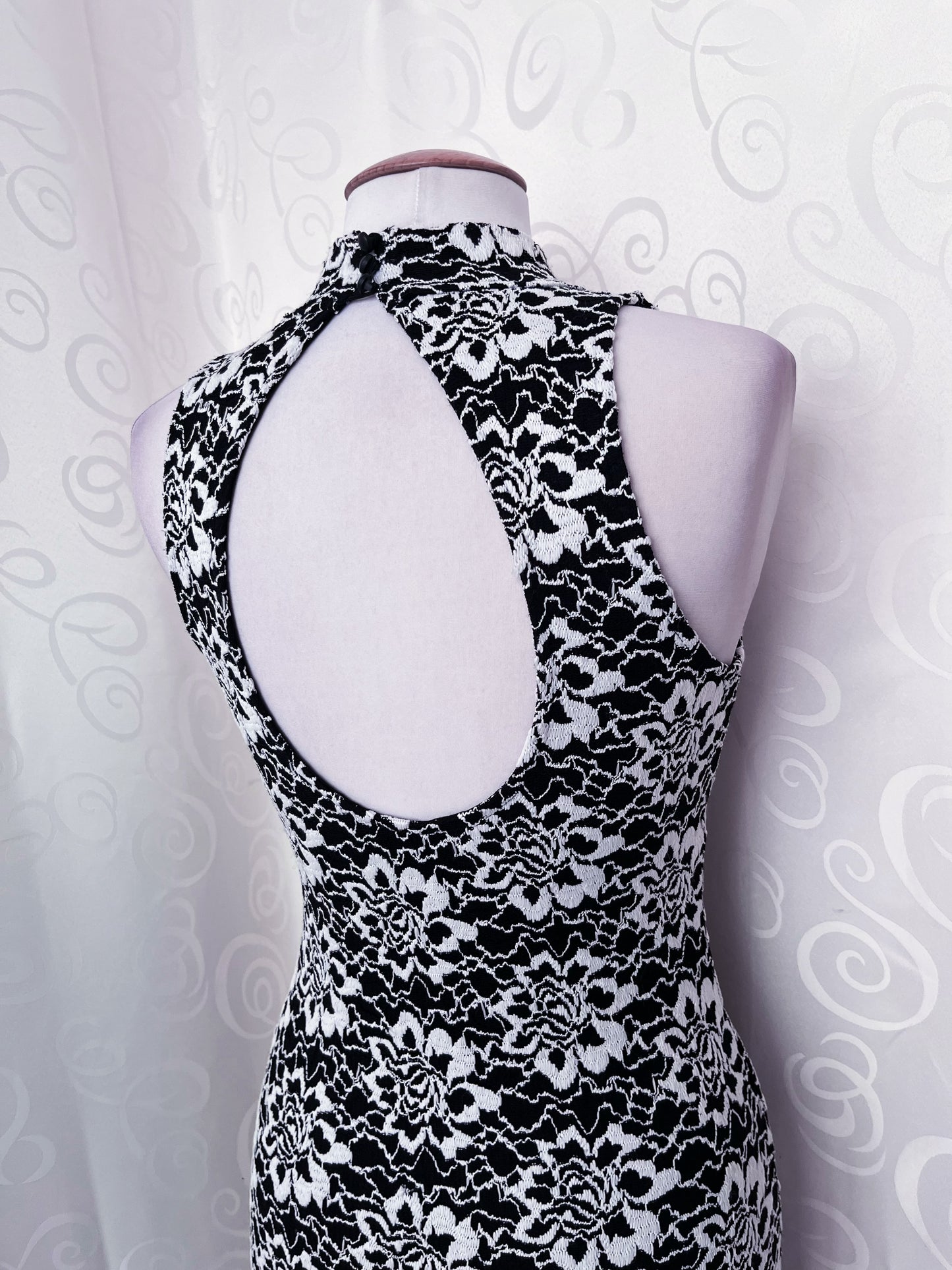 00’s Lipsy asian style Qipao black & white embroidered dress 🐇🕷