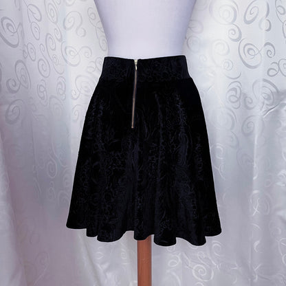 Gothic velvet embossed black midi skirt 🫀🦇