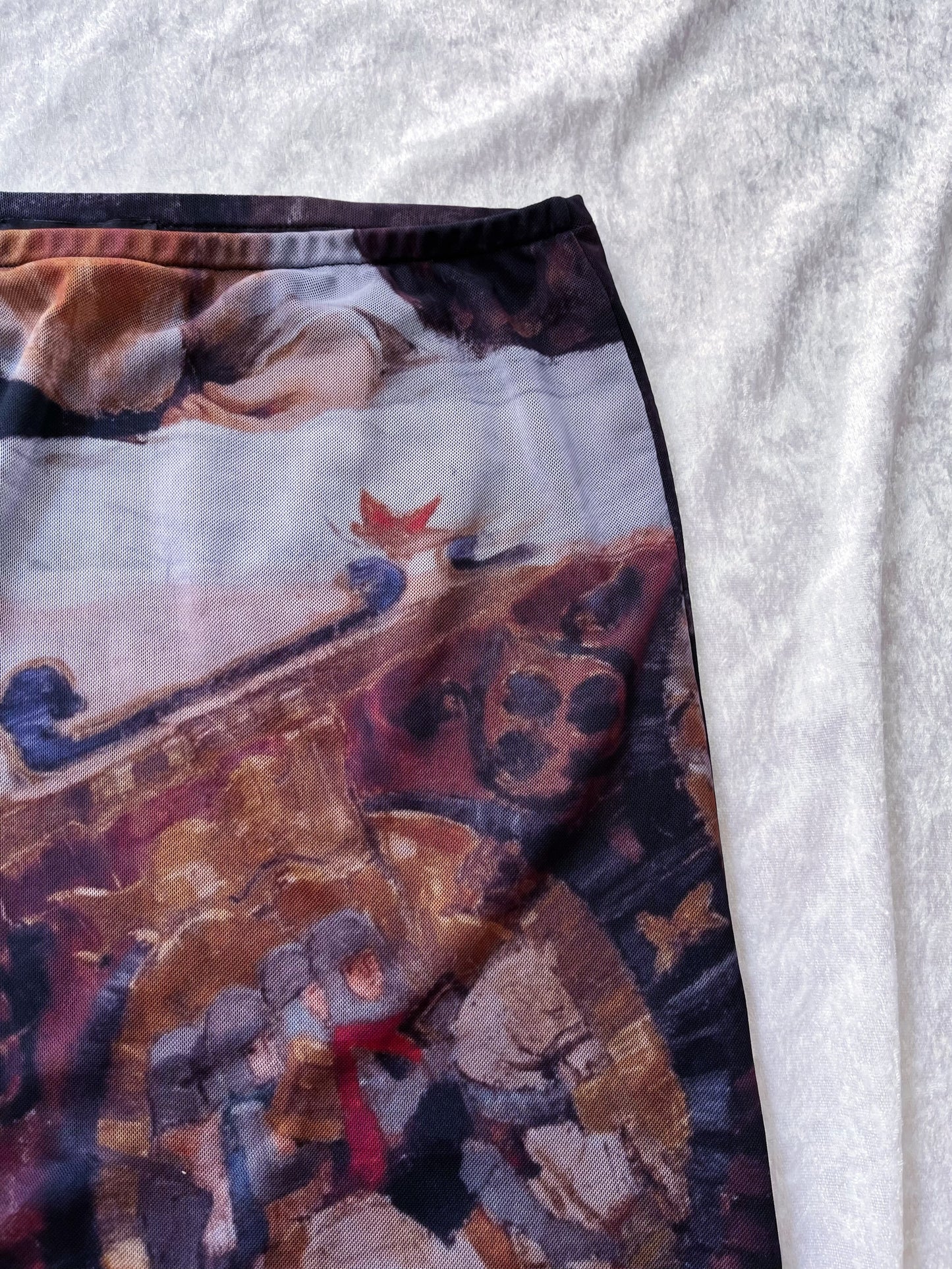 Stunning maxi mesh painting skirt 🖼
