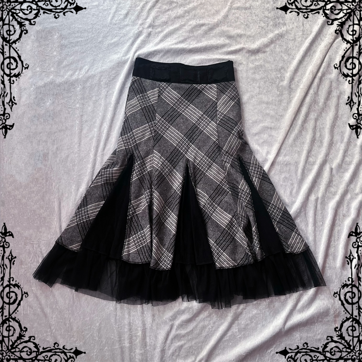 00’s witchy/mermaid tartan grey cotton skirt with tulle details 🖤