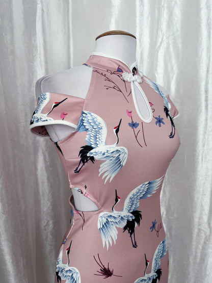 Chinese Modern pink Qipao dress with cutout details 🎀🍥