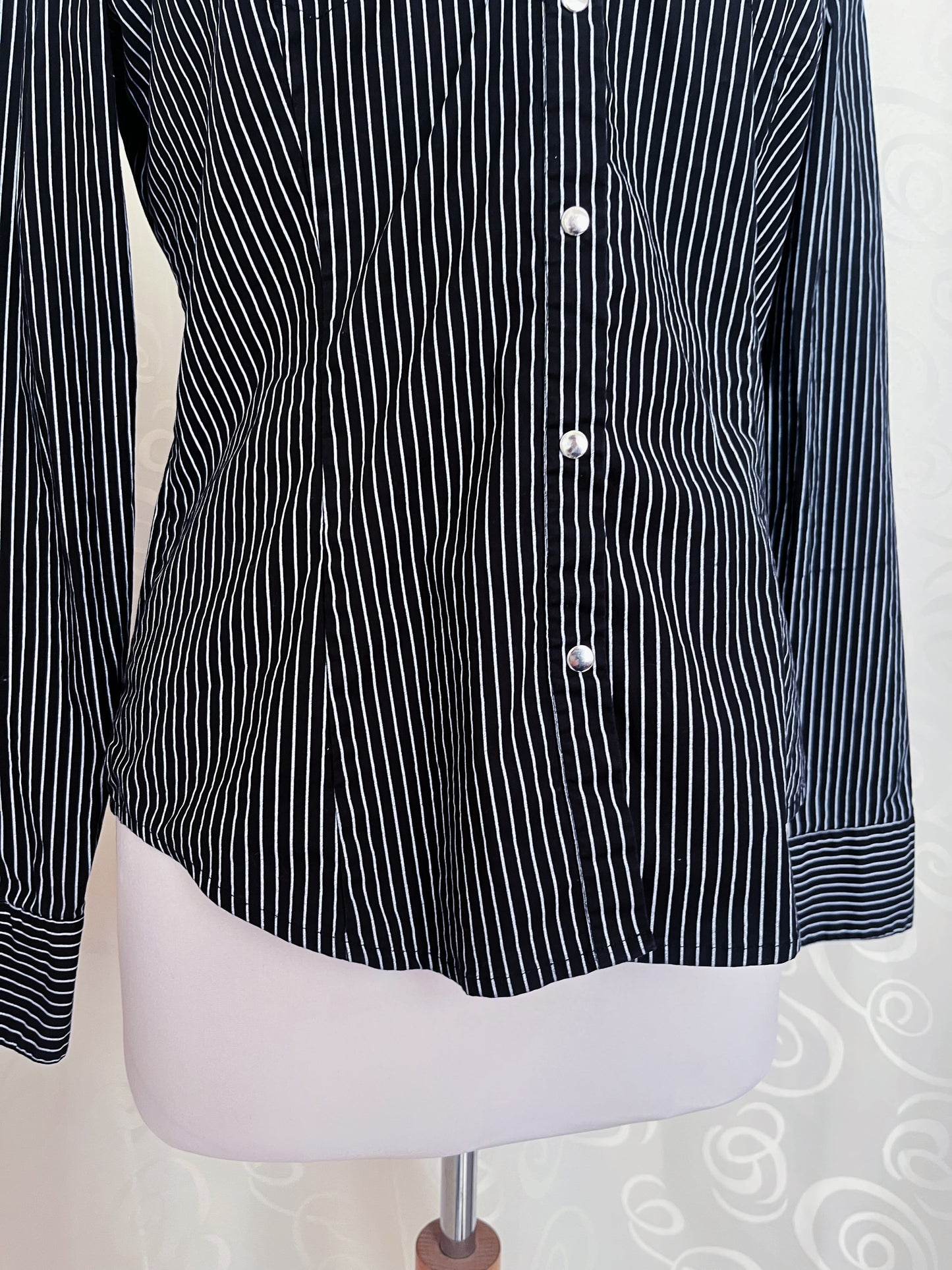 00’s Gothic striped cotton shirt 🕷️