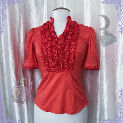 Cutest 00's coral ruffle shirt 🍑