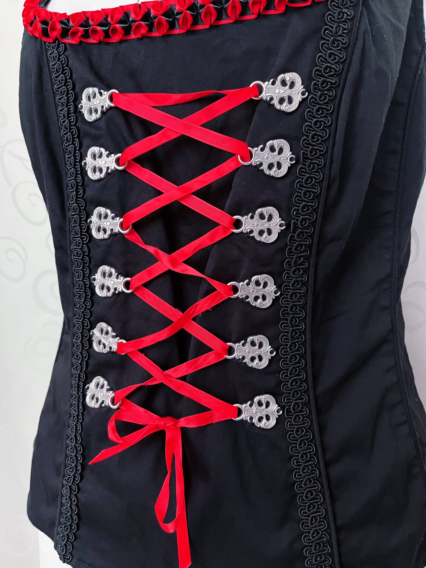 00’s dirndl black corset top ❤️