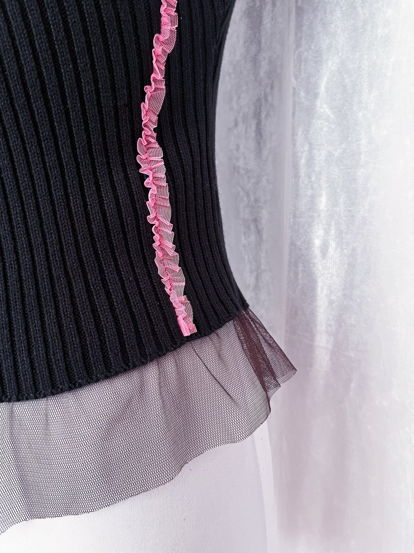Deadstock dark fairy asymmetrical top with tulle detail 🎀