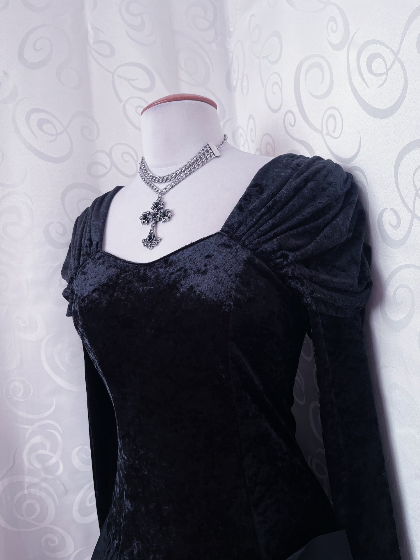 Vintage whimsy ballerina black velvet dress 🗝🔮