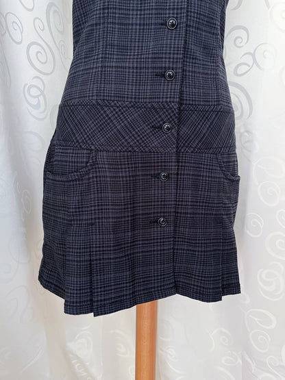 00’s Dark Academia plaid dark grey button-up dress with pockets on the sides 🗝📓