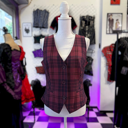 00’s tartan burgundy vest 🍷