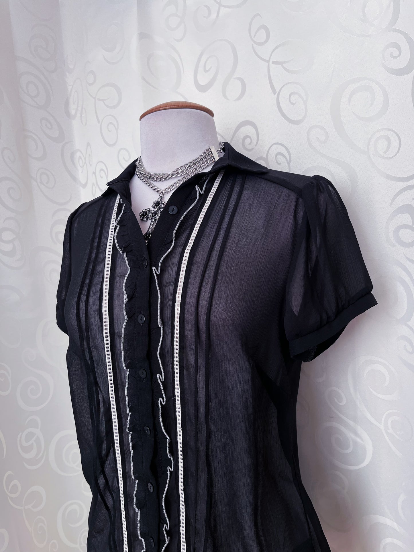 Dark coquette/Gothic mesh shirt 🕷️🎞️