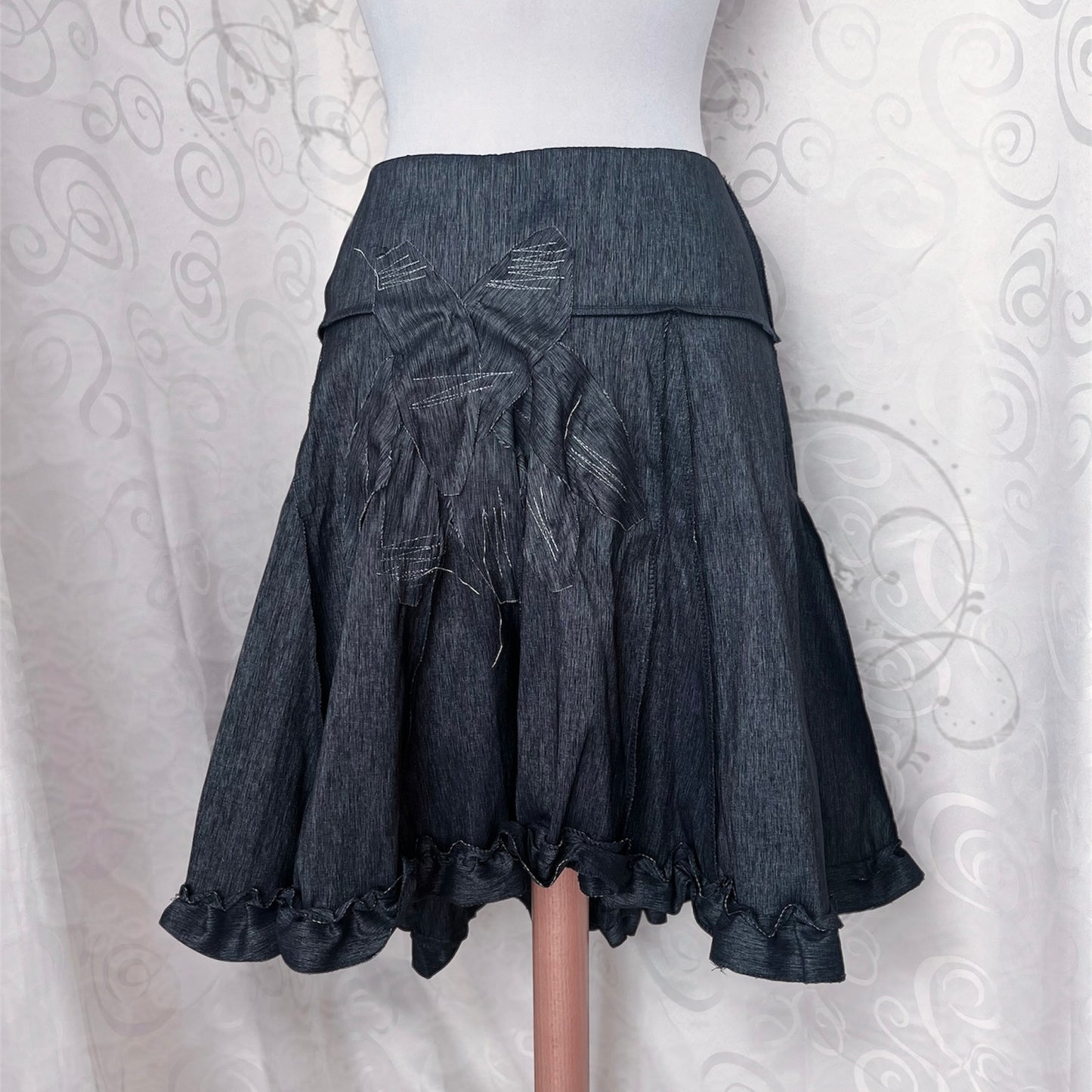 00’s whimsygoth grey skirt 🌀🩶