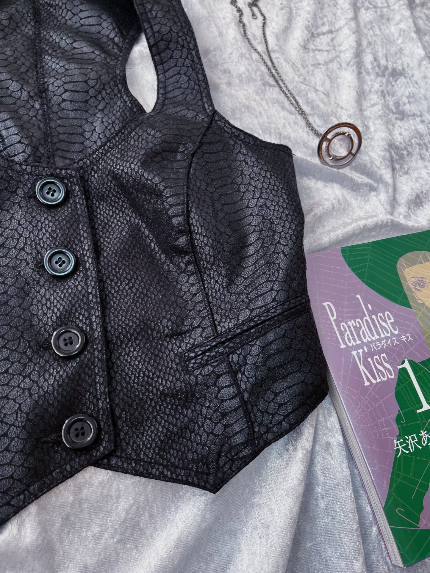 Iconic Alt faux leather snake print vest 🐍🖤